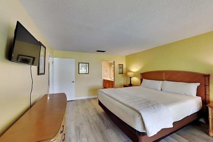 Imagen general del Hotel Edgewater Beach and Golf Resort by Southern Vacation Rentals II. Foto 10