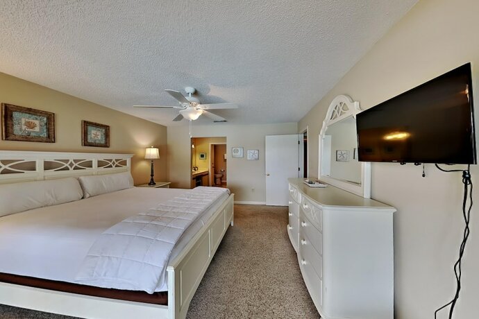 Imagen de la habitación del Hotel Edgewater Beach and Golf Resort by Southern Vacation Rentals III. Foto 14