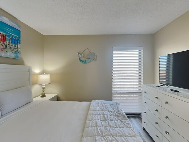 Imagen de la habitación del Hotel Edgewater Beach and Golf Resort by Southern Vacation Rentals VII. Foto 11