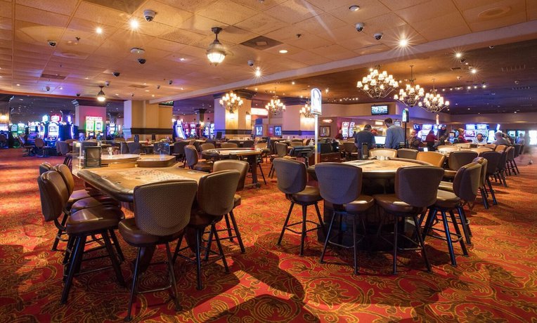 Imagen de los interiores del Hotel Edgewater Hotel and Casino Resort. Foto 15