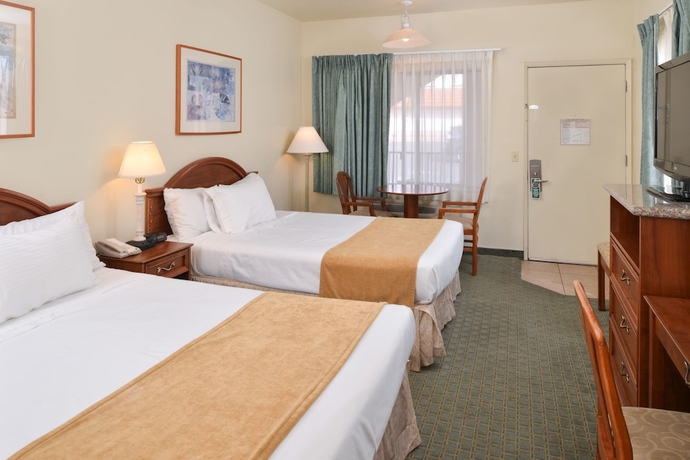 Imagen de la habitación del Hotel Edgewater Inn and Suites. Foto 3