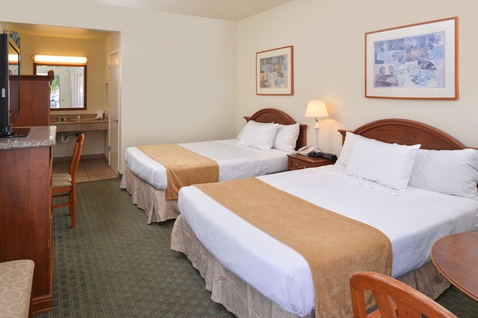Imagen de la habitación del Hotel Edgewater Inn and Suites, Pismo Beach. Foto 2