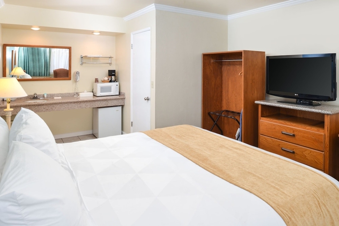 Imagen de la habitación del Hotel Edgewater Inn and Suites, Pismo Beach. Foto 7