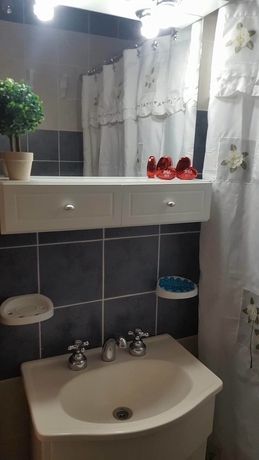 Imagen de la habitación del Hotel Edificio Catalina. Foto 12