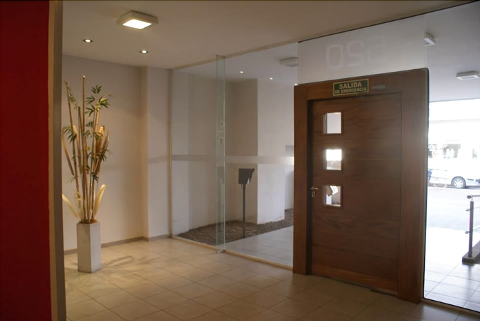 Imagen de los interiores del Hotel Edificio Catalina. Foto 15