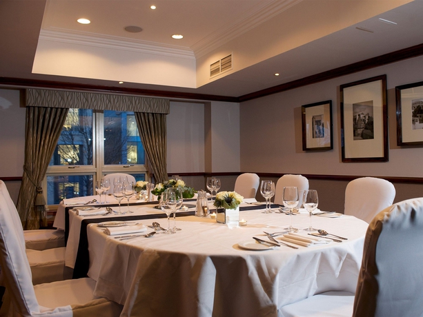 Imagen del bar/restaurante del Hotel Edinburgh Holyrood. Foto 5