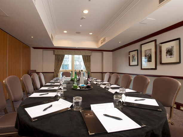 Imagen de los interiores del Hotel Edinburgh Holyrood. Foto 15