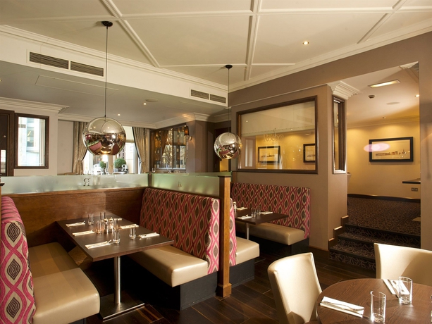 Imagen del bar/restaurante del Hotel Edinburgh Holyrood. Foto 7