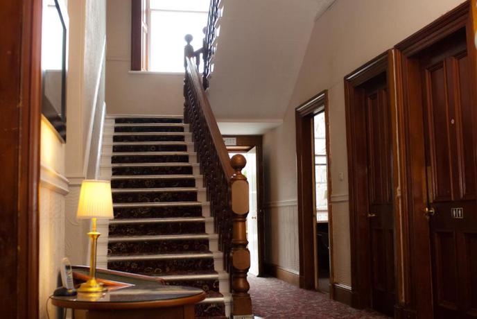 Imagen de los interiores del Hotel Edinburghhouse. Foto 10