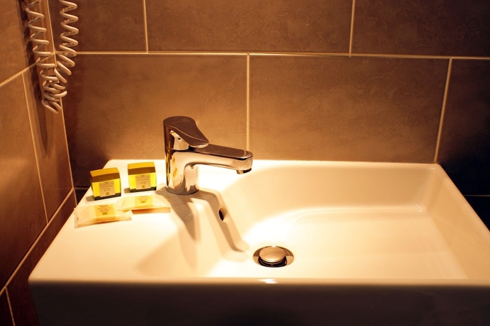 Imagen de la habitación del Hotel Edmond Rostand. Foto 6