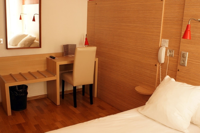 Imagen de la habitación del Hotel Edmond Rostand. Foto 8