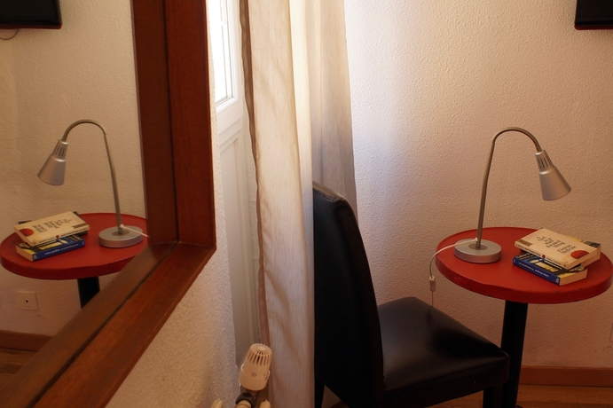 Imagen de la habitación del Hotel Edmond Rostand. Foto 9