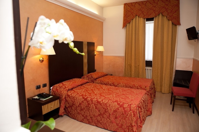 Imagen de la habitación del Hotel Edo. Foto 10