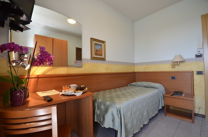 Imagen de la habitación del Hotel Edo. Foto 13