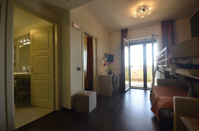 Imagen de la habitación del Hotel Edo. Foto 14