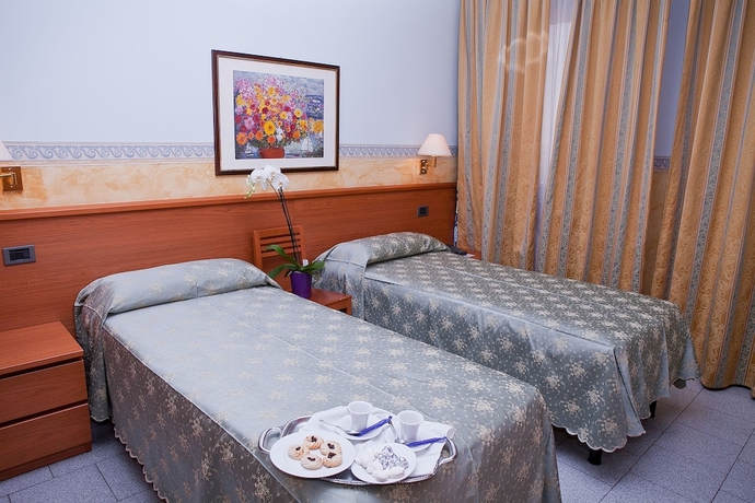 Imagen de la habitación del Hotel Edo. Foto 16