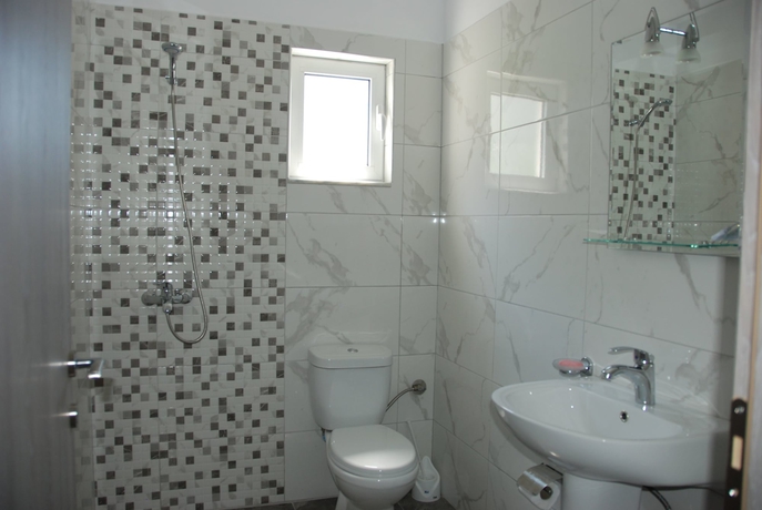 Imagen de la habitación del Hotel Edola. Foto 8