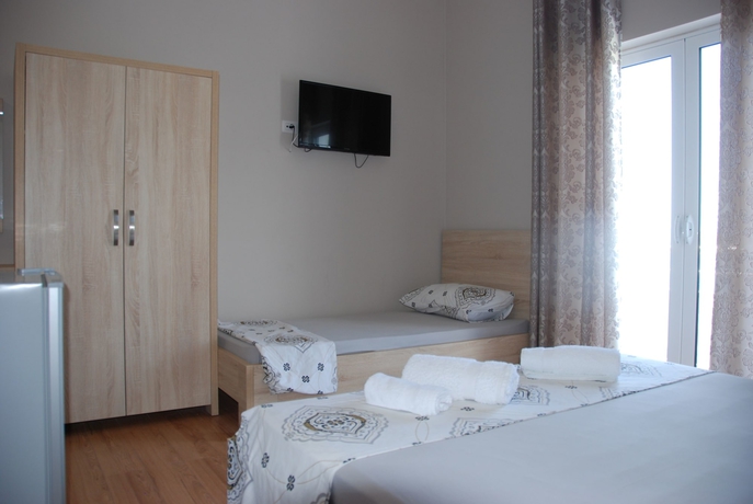 Imagen de la habitación del Hotel Edola. Foto 11