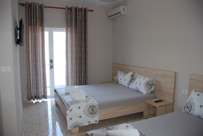 Imagen de la habitación del Hotel Edola. Foto 15