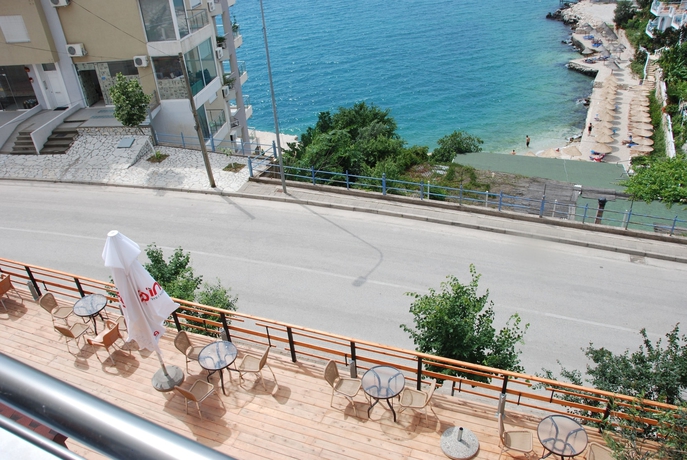 Imagen de la habitación del Hotel Edola. Foto 16