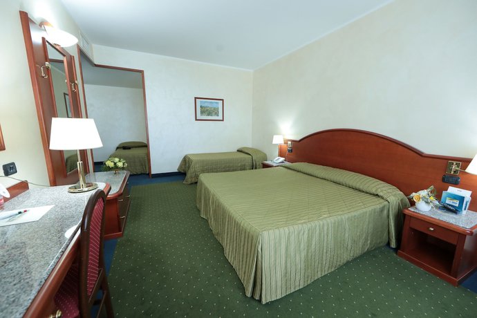 Imagen de la habitación del Hotel Edra Palace. Foto 7