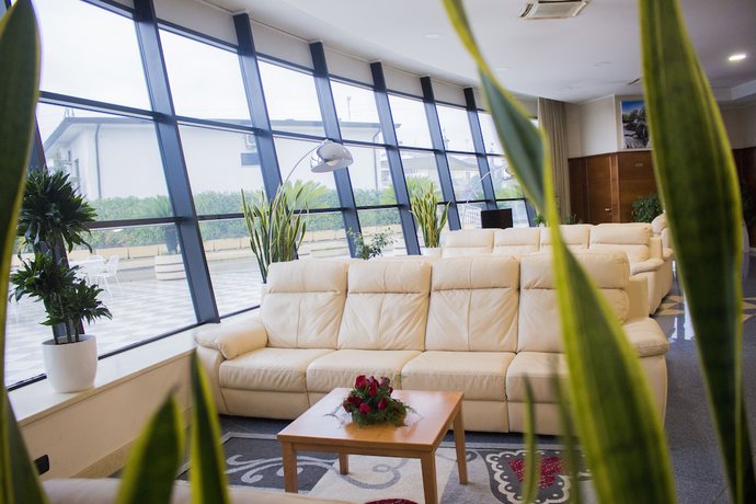 Imagen del bar/restaurante del Hotel Edra Palace. Foto 2