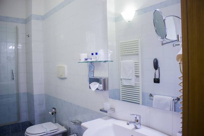 Imagen de la habitación del Hotel Edra Palace. Foto 17