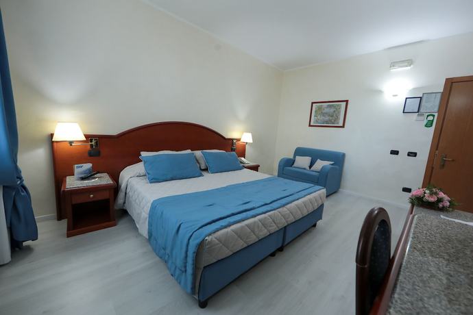 Imagen de la habitación del Hotel Edra Palace. Foto 19