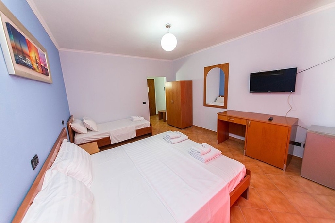 Imagen de la habitación del Hotel Edva. Foto 9