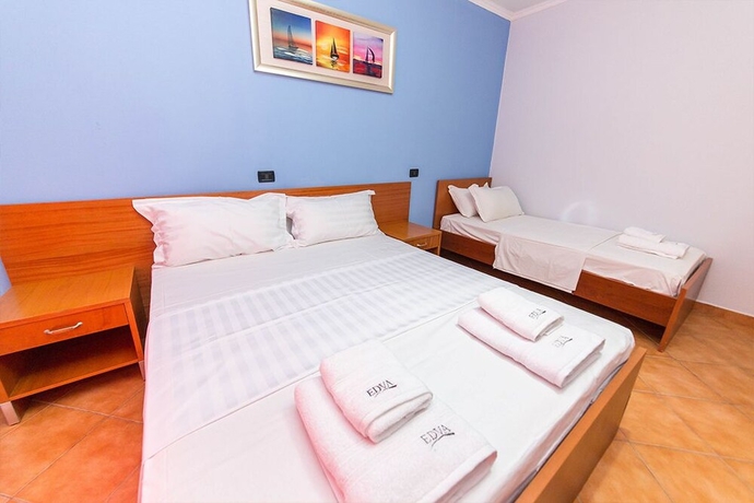 Imagen de la habitación del Hotel Edva. Foto 10