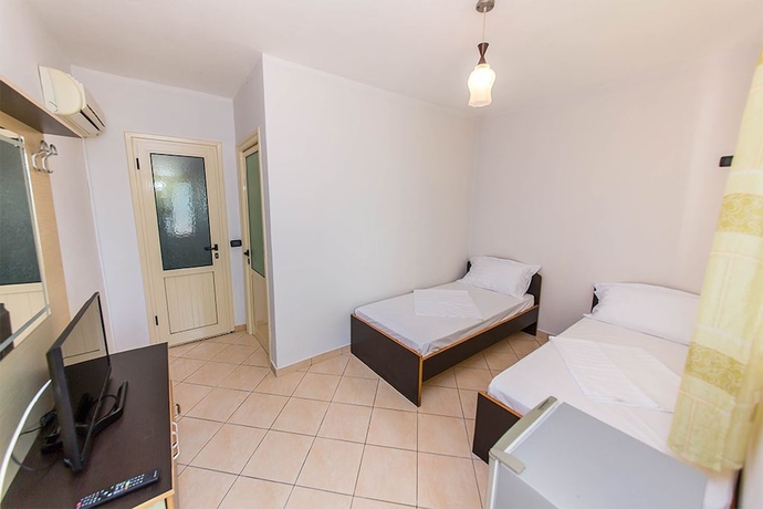 Imagen de la habitación del Hotel Edva. Foto 17