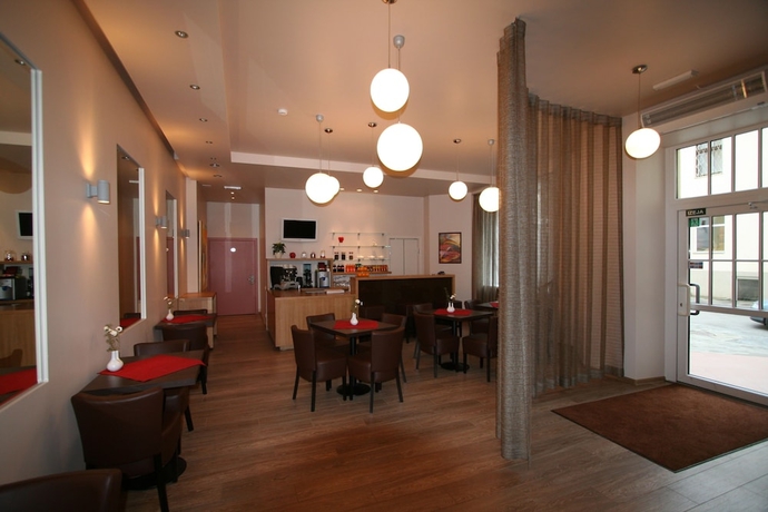 Imagen de los interiores del Hotel Edvards. Foto 19