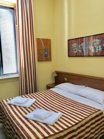 Imagen de la habitación del Hotel Edy Milano. Foto 5