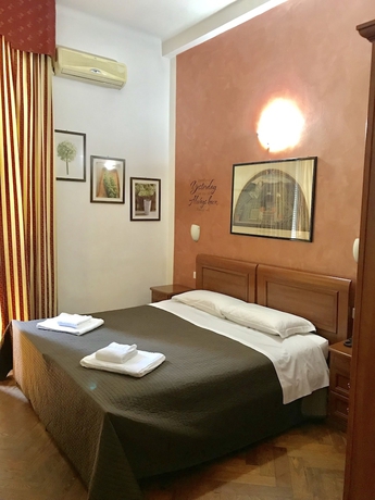 Imagen de la habitación del Hotel Edy Milano. Foto 11