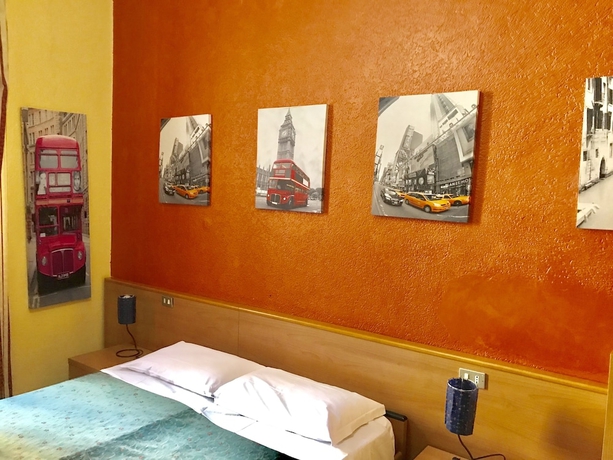 Imagen de la habitación del Hotel Edy Milano. Foto 14