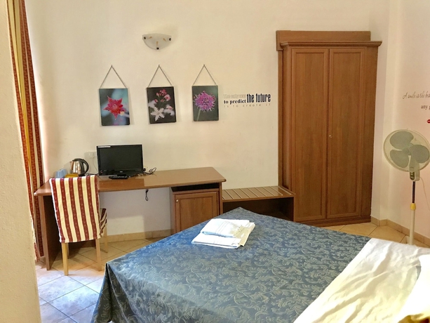 Imagen de la habitación del Hotel Edy Milano. Foto 16