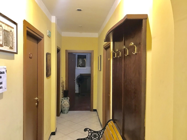 Imagen de los interiores del Hotel Edy Milano. Foto 19