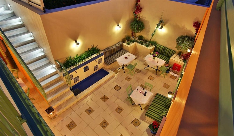 Imagen del bar/restaurante del Hotel Efchi Suites 1904. Foto 2