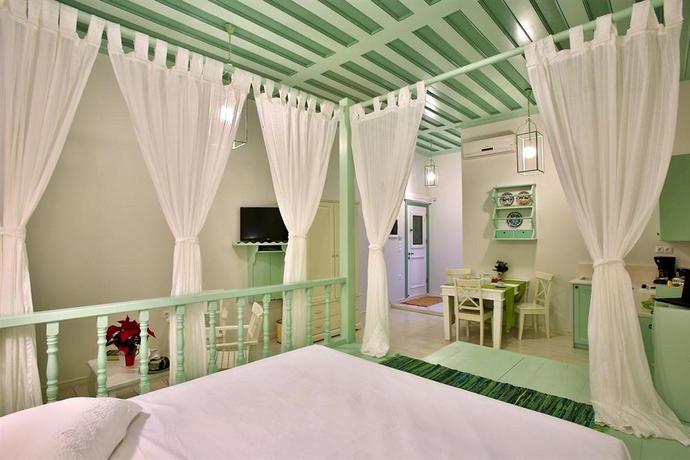 Imagen de la habitación del Hotel Efchi Suites 1904. Foto 12