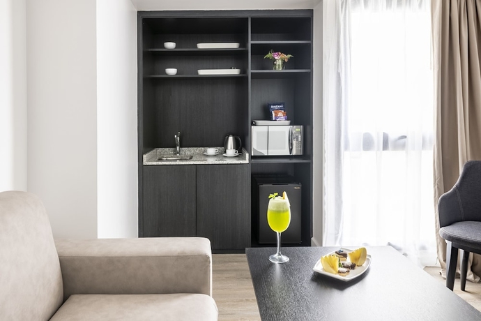 Imagen de la habitación del Hotel Efe & Cowork. Foto 9