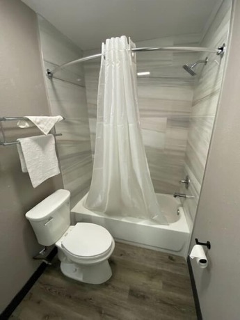 Imagen de la habitación del Hotel Efficiency Lodge - Columbus GA. Foto 12