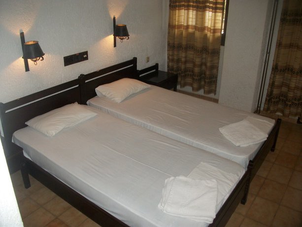 Imagen de la habitación del Hotel Efi. Foto 7