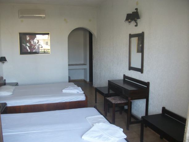 Imagen de la habitación del Hotel Efi. Foto 8