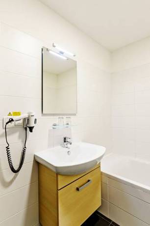Imagen de la habitación del Hotel Efi Palace. Foto 9