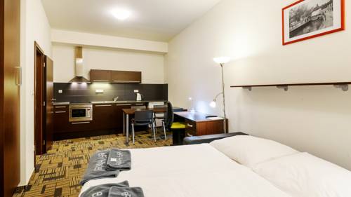 Imagen de la habitación del Hotel Efi Palace. Foto 13