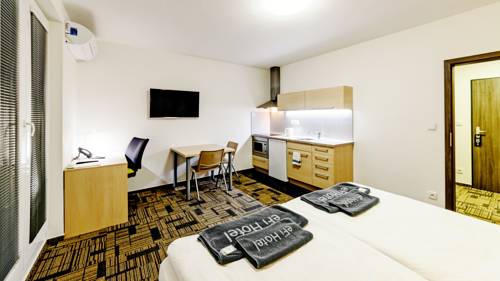 Imagen de la habitación del Hotel Efi Palace. Foto 15