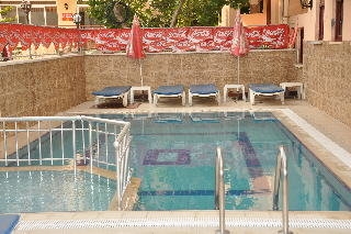 Imagen de la piscina del Hotel Eftalia Down Town. Foto 7