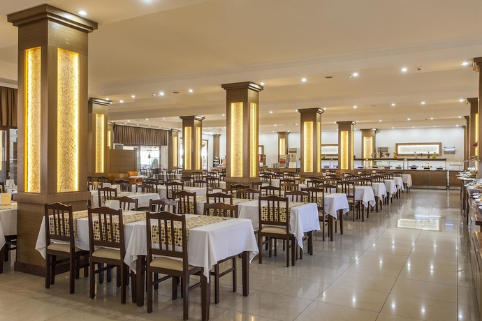 Imagen del bar/restaurante del Hotel Eftalia Village - All Inclusive. Foto 5