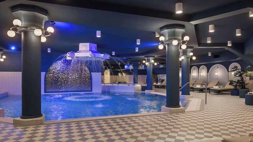 Imagen de la piscina del Hotel Efteling Grand Hotel - Theme Park tickets included. Foto 15
