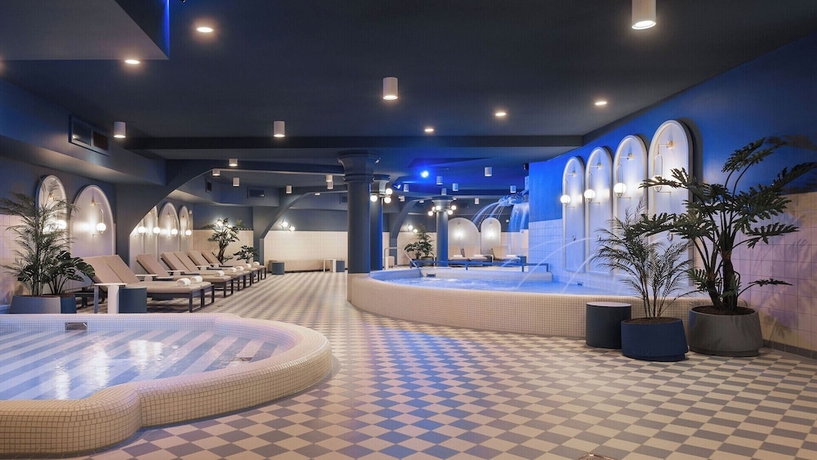 Imagen de la piscina del Hotel Efteling Grand Hotel - Theme Park tickets included. Foto 16